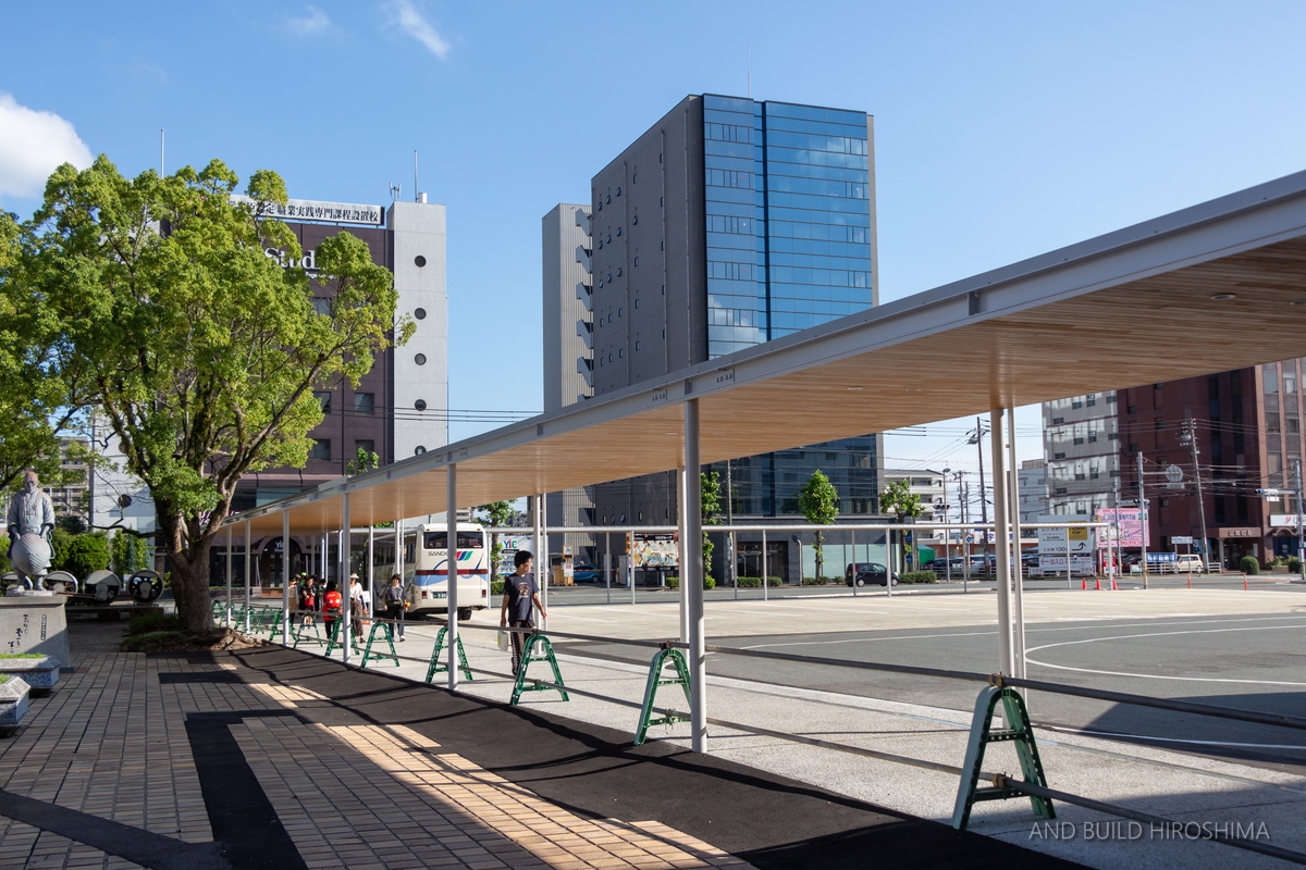 北口広場整備が完了した Jr新山口駅 18 09 憩いと賑わいの空間づくりが素晴らしい And Build Hiroshima
