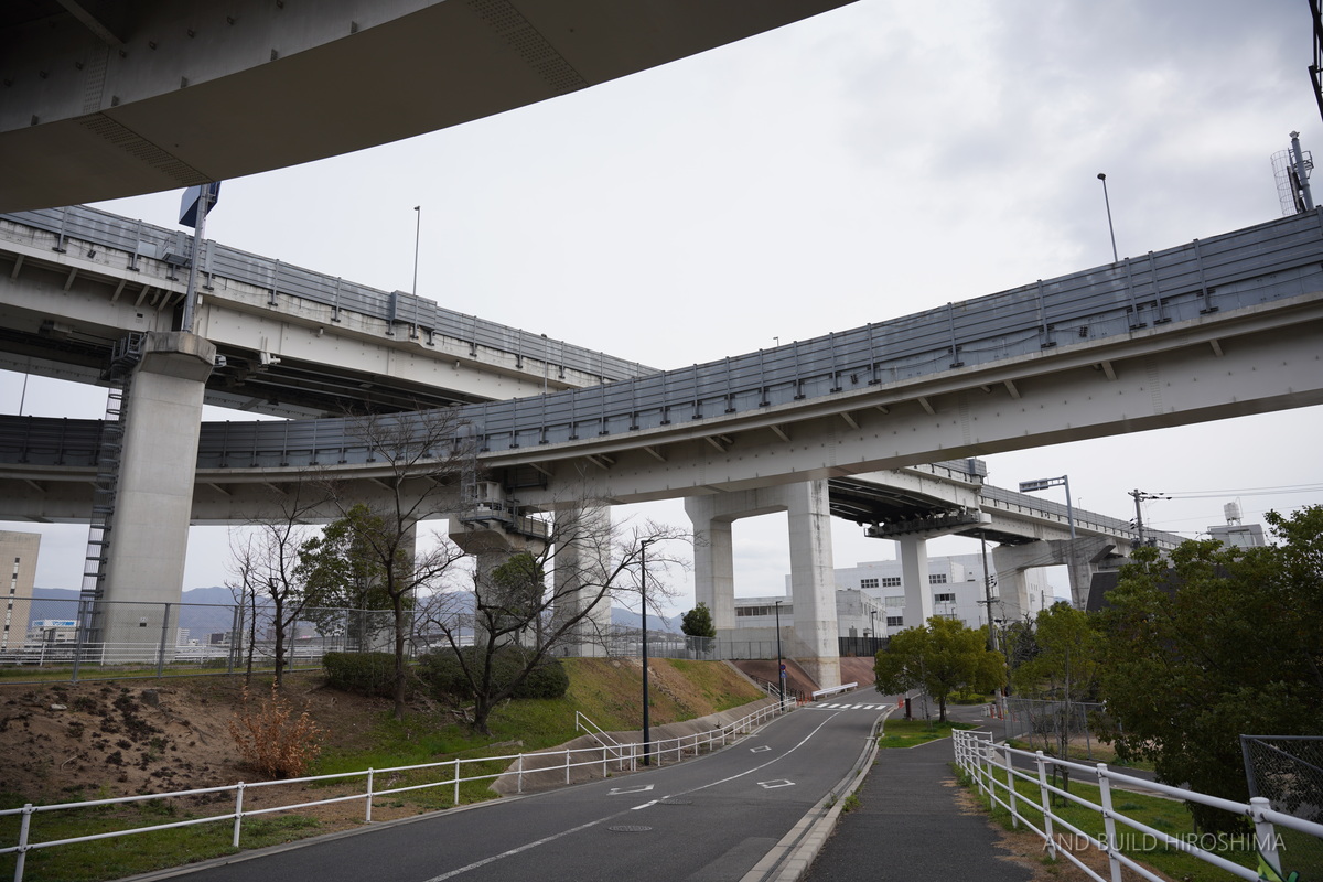 市内の未成構造物 広島高速2号線＜東雲IC＞ 上下フルIC化の実現は？