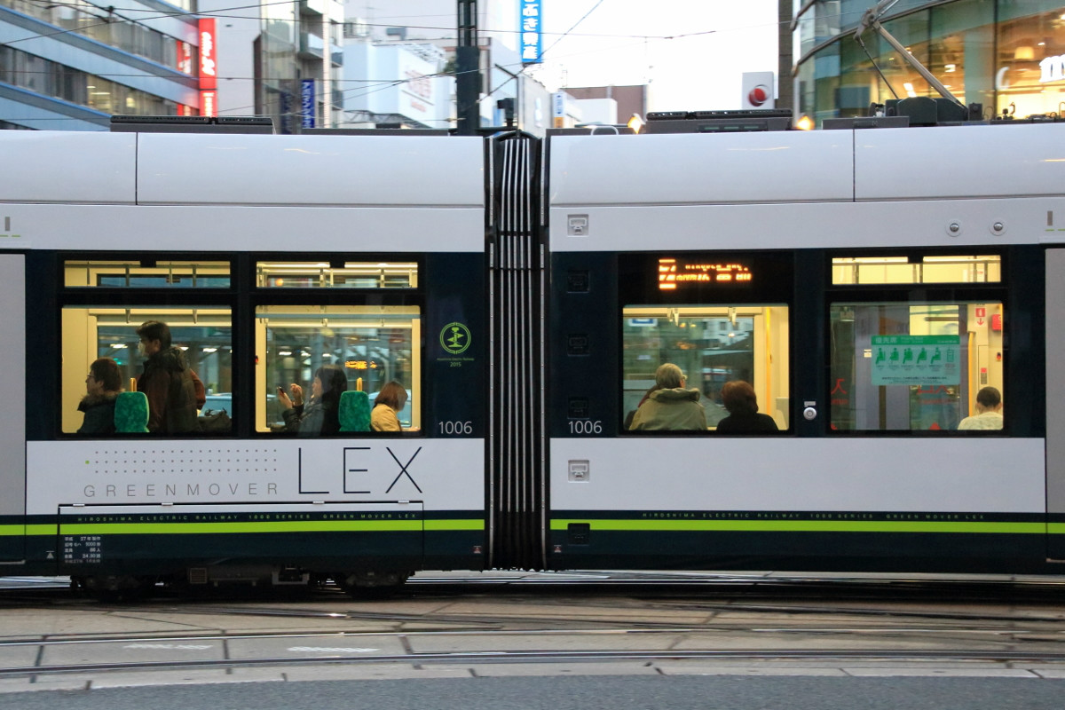 ユニトラム 広島電鉄 グリーンムーバーLEX 1006種類車両 - 鉄道模型